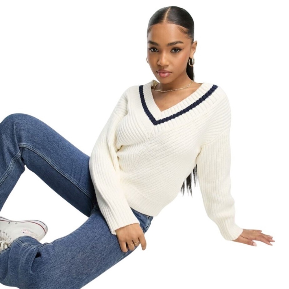 Abercrombie & Fitch Women's Tipped Wide V-Neck Relaxed Sweater, Size Small